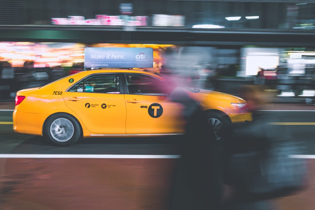 taxi service to laguardia airport