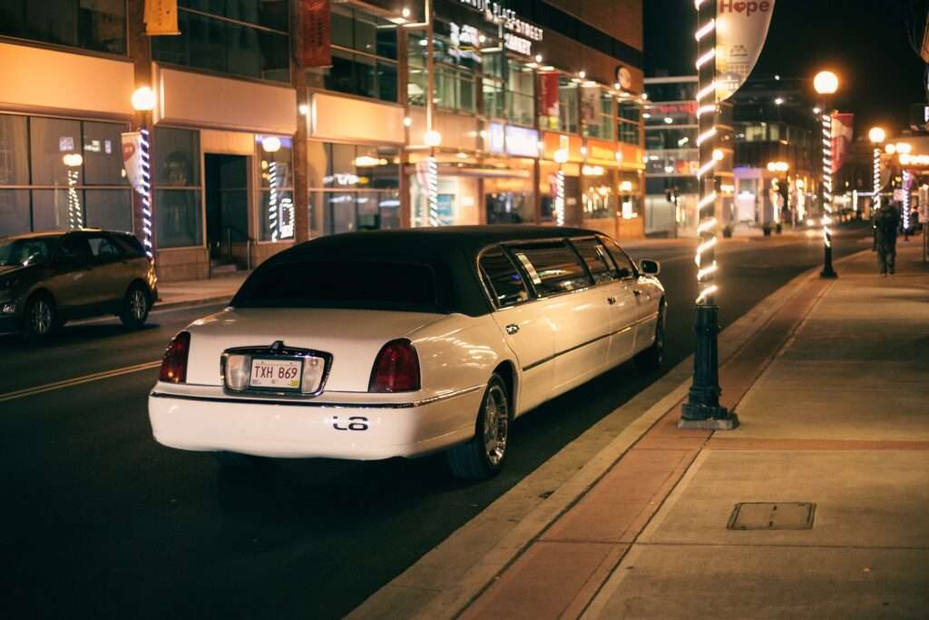 NY Town Car Service: 7 Luxury Rides for VIP Comfort Today! 6