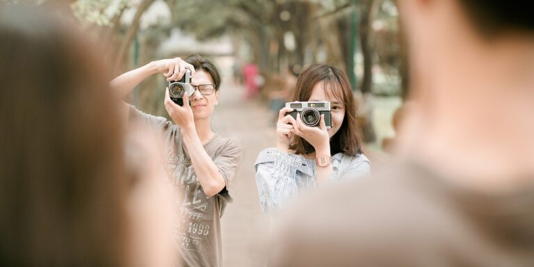 couple, camera, pose